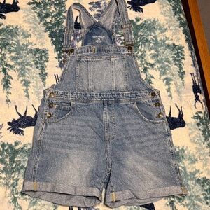 Lee Women’s Light Blue Denim Short Overalls Jumpsuit